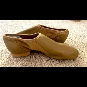 Jazz shoes tan size 13.5 Bloch